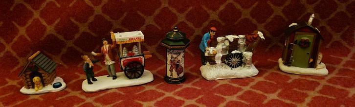 Poppetjes figuren Typisch Hollands Kerstdorp Minidorp Lemax, Diversen, Kerst, Zo goed als nieuw, Ophalen