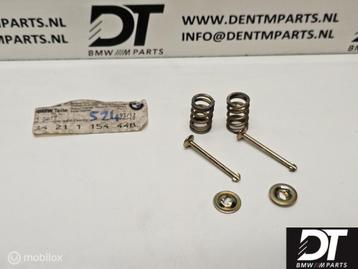 Set mounting parts BMW E30 34211154448 beschikbaar voor biedingen