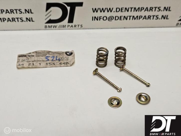 Set mounting parts BMW E30 34211154448, Auto-onderdelen, Overige Auto-onderdelen, Nieuw, Ophalen of Verzenden