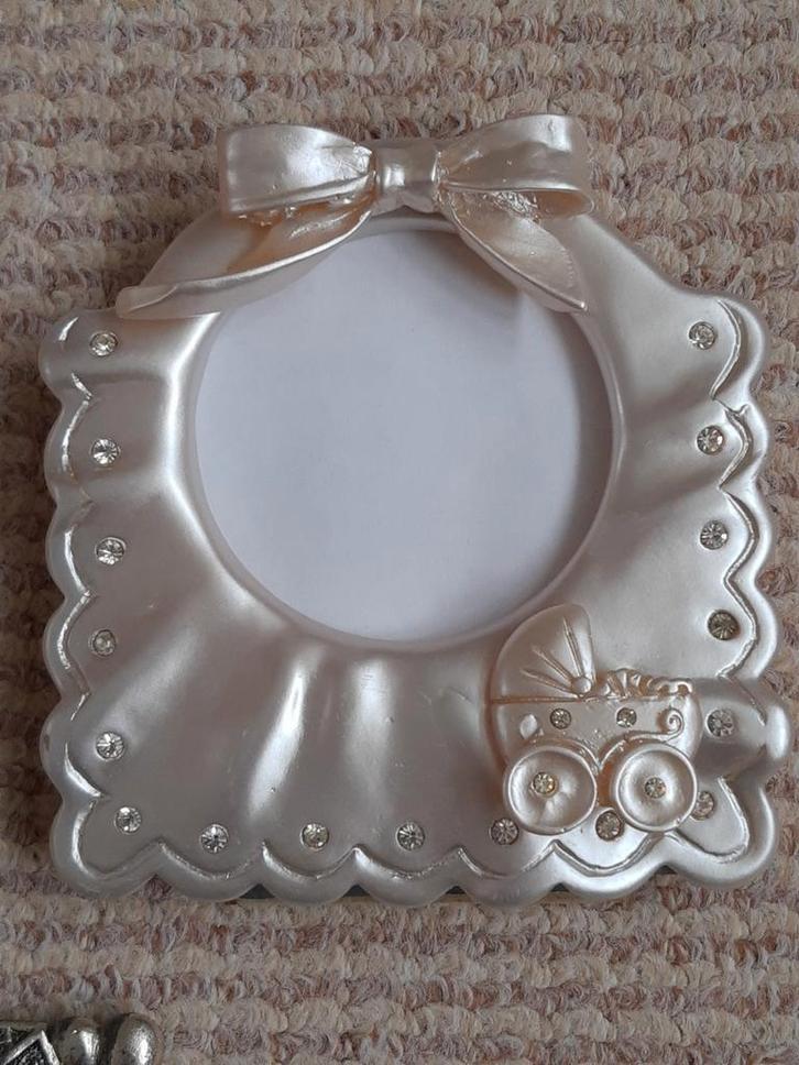 2 verschillende baby fotolijstjes, Kinderen en Baby's, Kinderkamer | Inrichting en Decoratie, Zo goed als nieuw, Overige typen