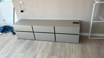 Mooie TV Meubel - Strak Design beschikbaar voor biedingen