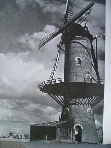 Ontworsteld land. Over Zee, land en Zeeuw - 1960. beschikbaar voor biedingen