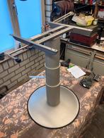 Onderstel, in hoogte verstelbaar voor tafel caravan, Ophalen, Gebruikt