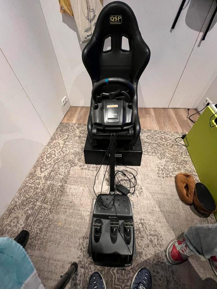 Playseat met logitec g29 stuur en pedalen, Spelcomputers en Games, Spelcomputers | Sony PlayStation Consoles | Accessoires, Zo goed als nieuw