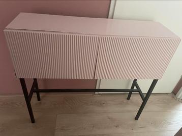 Roze sidetable