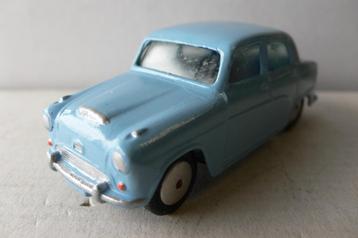 austin cambridge - corgi toys-repaint- 1/43 beschikbaar voor biedingen