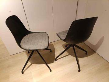 Zwarte draaibare eetkamerstoelen – zeer goede staat beschikbaar voor biedingen
