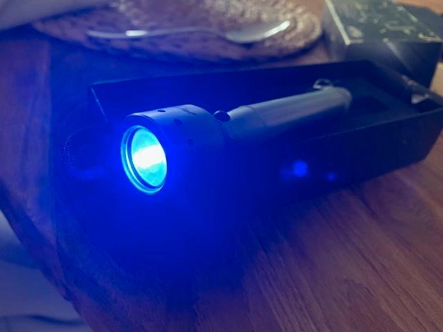 Led Lenser V2 moon lens, blauw licht, Caravans en Kamperen, Zaklampen, Nieuw, Batterij, Ophalen of Verzenden