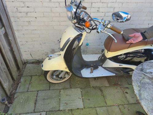 Gebruikte AGM retro scooter, Fietsen en Brommers, Scooters | SYM, Gebruikt, Overige modellen, Maximaal 25 km/u, Benzine, Ophalen