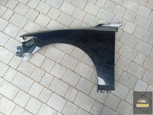 Mazda 3 IV Sedan linkervoorvleugel, Auto-onderdelen, Carrosserie en Plaatwerk, Mazda, Gebruikt, Ophalen of Verzenden
