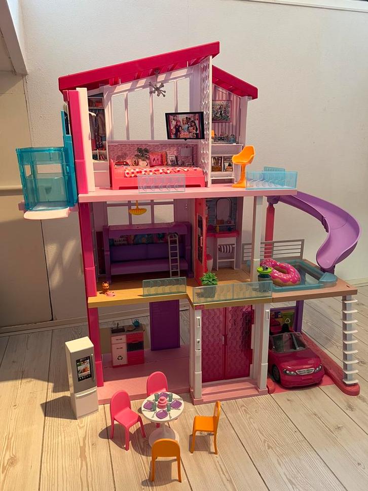 Barbie huis groot met accessoires, Kinderen en Baby's, Speelgoed | Poppenhuizen, Gebruikt, Poppenhuis, Ophalen