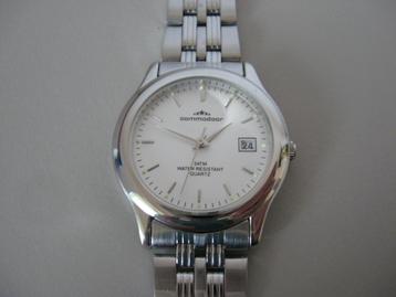 Mooi horloge beschikbaar voor biedingen