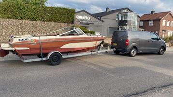 Grote vintage speedboot beschikbaar voor biedingen