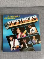 Spotnicks - In the middle of universe lp, Cd's en Dvd's, Vinyl | Pop, Ophalen of Verzenden, 1980 tot 2000, Zo goed als nieuw, 12 inch