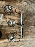 Moderne lamp met drie staaldraad kappen, Huis en Inrichting, Ophalen of Verzenden, Gebruikt, Metaal, Minder dan 50 cm