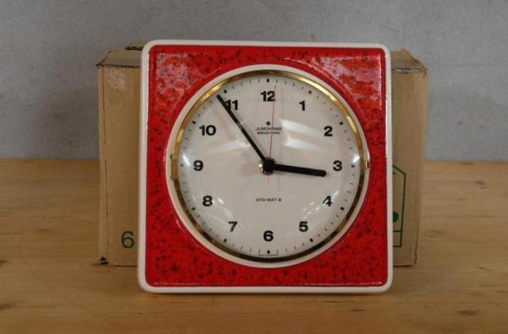 Vintage Junghans ATO-MAT S wandklok – porselein – werkt, Antiek en Kunst, Antiek | Klokken, Ophalen of Verzenden