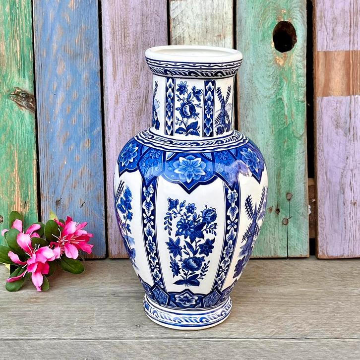 Prachtige vaas blauwe bloemen molen hollands blauw kastvaas, Huis en Inrichting, Woonaccessoires | Vazen, Gebruikt, Blauw, Minder dan 50 cm