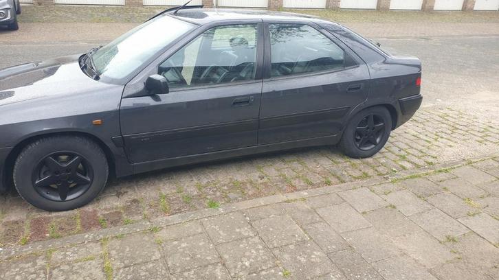 Citroën Xantia 1.6 I X 1997 Grijs nieiwe apk LEDER interieur, Auto's, Citroën, Particulier, Xantia, Benzine, Hatchback, Handgeschakeld