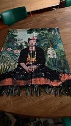 Sjaal met afbeelding zittende Frida Kahlo. Nieuw! Wolmix, Kleding | Dames, Ophalen of Verzenden, Nieuw, Sjaal