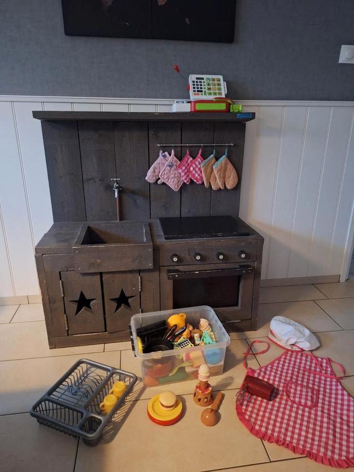 Jorg's Speelkeuken met veel accessoires, Kinderen en Baby's, Speelgoed | Speelkeukens, Zo goed als nieuw, Speelkeuken, Hout, Ophalen