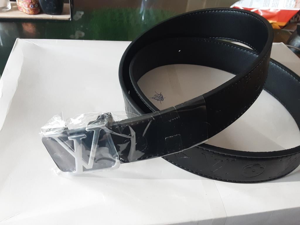 Zwarte merk riem te koop 115cm, Kleding | Heren, Riemen en Ceinturen, Nieuw, Ophalen of Verzenden, 115 cm of meer, Riem of Ceintuur