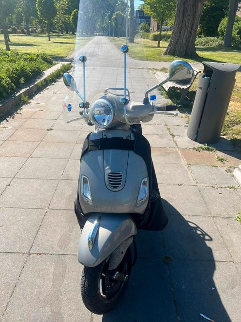 Vespa LX (WOK) SPOTPRIJS, Fietsen en Brommers, Snorfietsen en Snorscooters, Zo goed als nieuw, Vespa, Ophalen