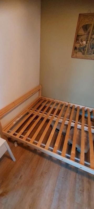 Bedframe Ikea 140x200 incl. lattenbodem (1,5 jaar oud) - afbeelding 1