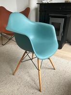 4x Vitra Eames DAW eetkamerstoelen kleur Ocean, Ophalen, Eigentijdse design klassieker, Zo goed als nieuw, Vier