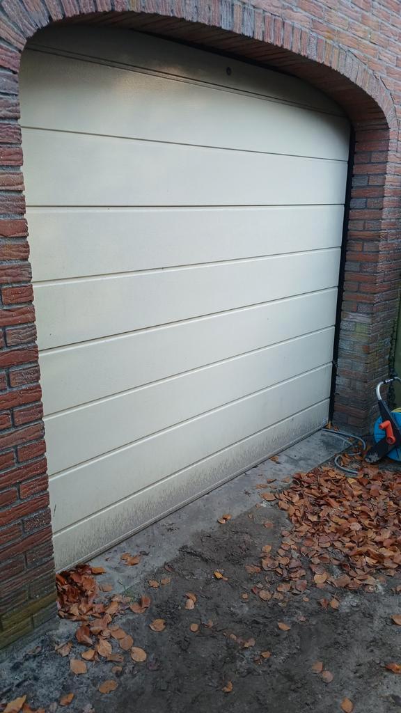 Garagedeur - Gebruikt, Doe-het-zelf en Verbouw, Deuren en Horren, Gebruikt, Garagedeur, 215 cm of meer, 120 cm of meer, Ophalen