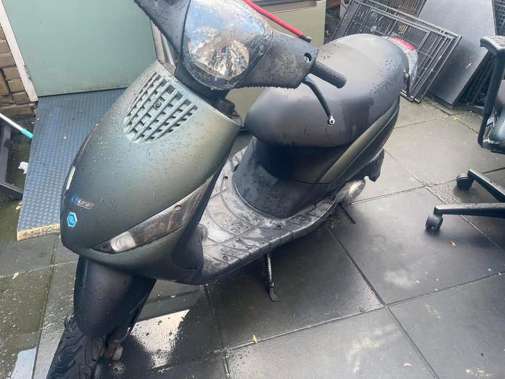 Piaggio Zip 50 iGet 2021 - Nardo Grey - Veel extra's, Fietsen en Brommers, Brommeronderdelen | Scooters, Gebruikt, Piaggio, Overige typen