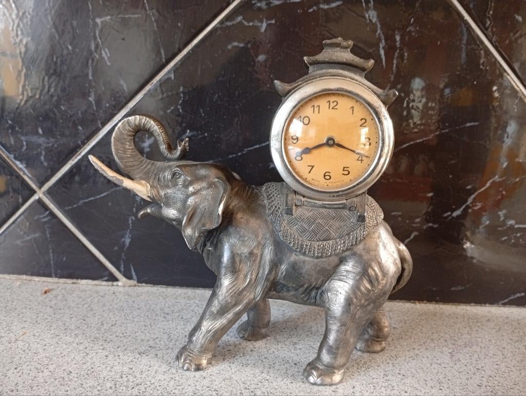 Olifantje met uurwerk, Antiek en Kunst, Antiek | Klokken, Ophalen of Verzenden
