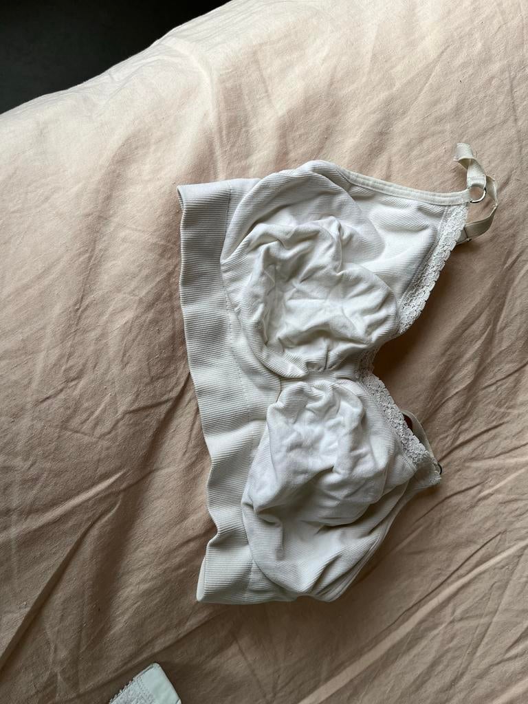 Voedings bh’s en zwangerschaps bh - maat M of 85c, Maat 38/40 (M), Wit, Ophalen of Verzenden, Lingerie of Zwemkleding