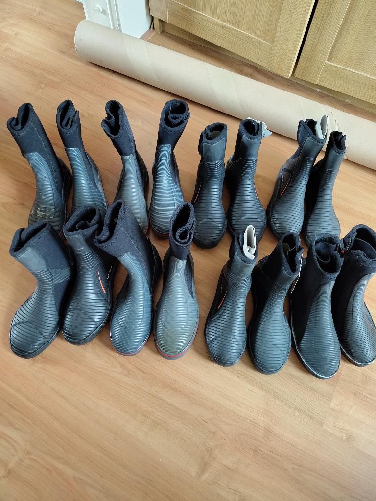 Zeil-  of surfschoen, Watersport en Boten, Watersportkleding, Ophalen of Verzenden, Zo goed als nieuw, Dame of Heer, Zeil- of Surfschoenen