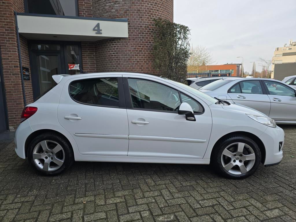 Peugeot 207 1.6 VTi XS Pano |Apk Nieuw |Trekhaak, Voorwielaandrijving, Euro 5, Gebruikt, Parkeersensor