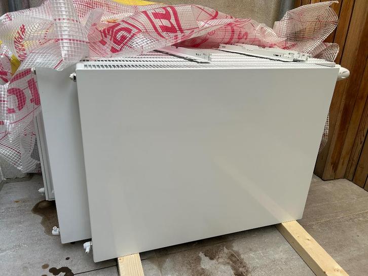 “6x Design Radiator Zo Goed Als Nieuw incl. Thermostaat, Doe-het-zelf en Verbouw, Verwarming en Radiatoren, Zo goed als nieuw