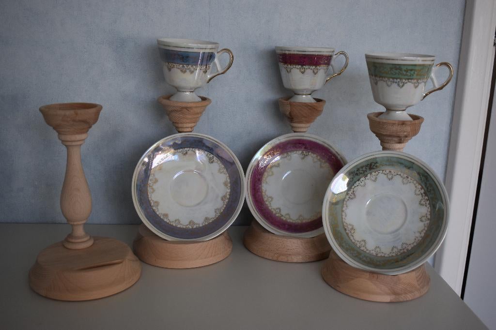 Nieuwe houten handgemaakte houder voor kop en schotel(s), Antiek en Kunst, Curiosa en Brocante, Ophalen of Verzenden