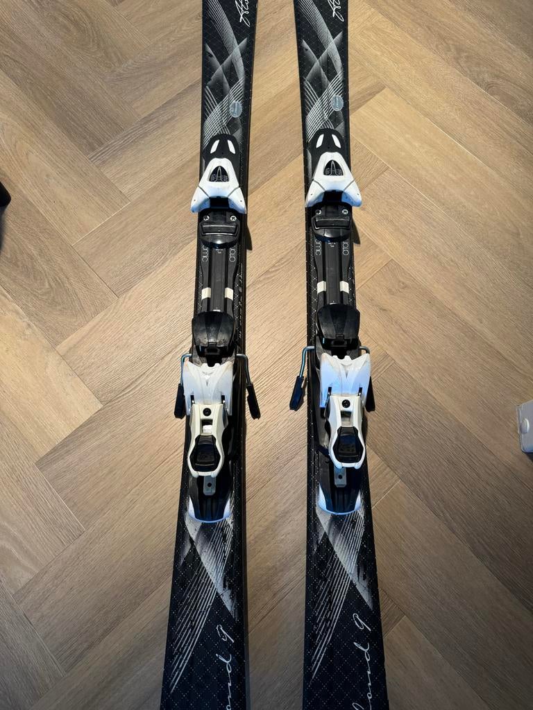 Atomic Cloud 9 ski's 144 cm - Gebruikt maar in goede staat, 140 tot 160 cm, Gebruikt, Ophalen of Verzenden, Atomic
