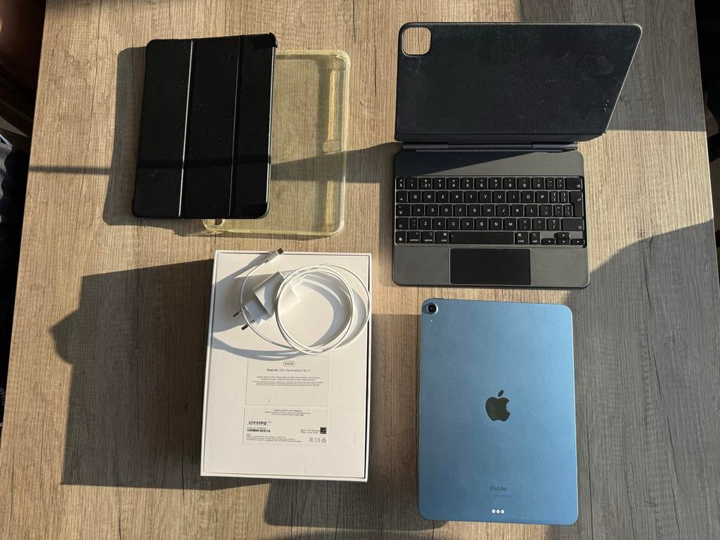 iPad Air 2022 M1 (5e generatie) - Zo goed als nieuw, Computers en Software, Apple iPads, Ophalen of Verzenden, Zo goed als nieuw