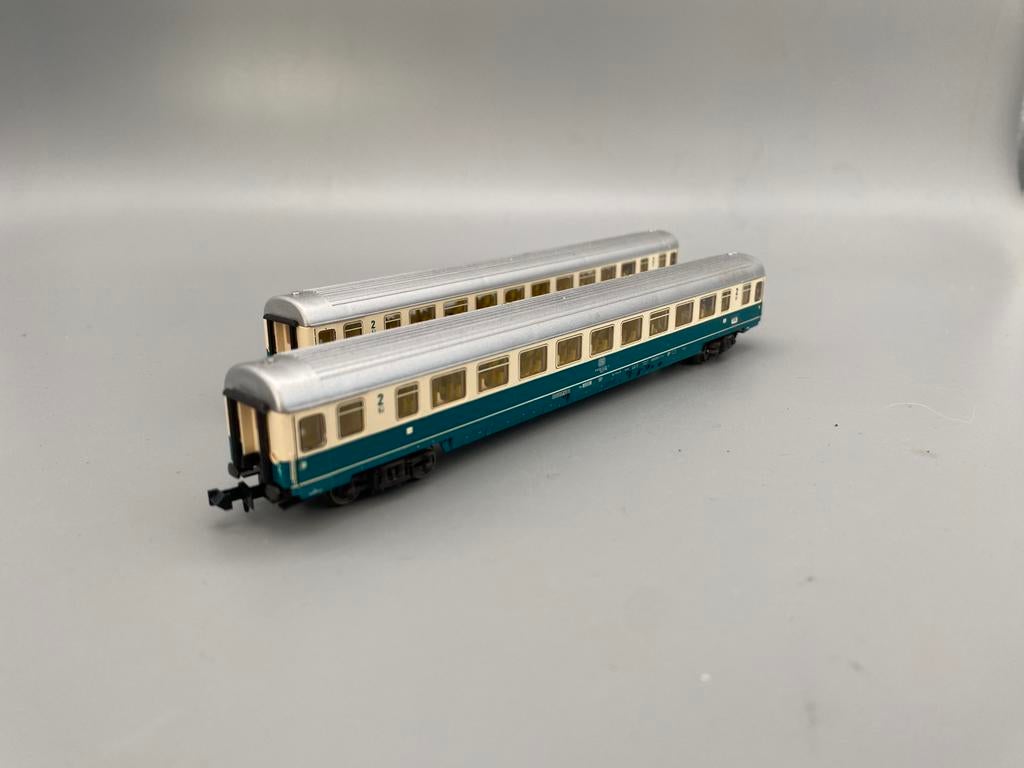 mini Trix personen rijtuig 2 stuks voor €12, Hobby en Vrije tijd, Modeltreinen | N-Spoor, Gelijkstroom of Wisselstroom, Trix, Wagon