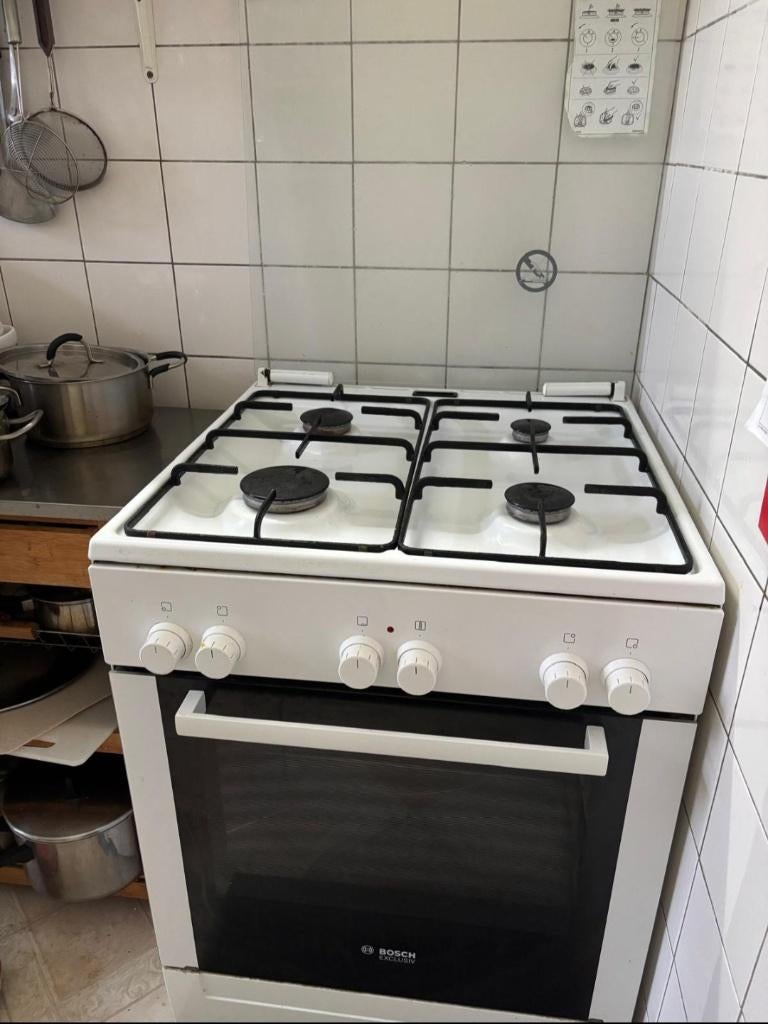 Bosch GasFornuis wit met elektrische oven, Witgoed en Apparatuur, Fornuizen, Ophalen, Gebruikt, Warmhoudplaat, 4 kookzones
