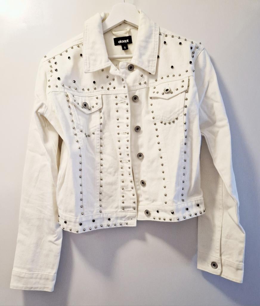 Off white spijkerjasje met studs Eksept (Shoeby) maat S, Kleding | Dames, Wit, Ophalen of Verzenden, Eksept, Maat 36 (S)