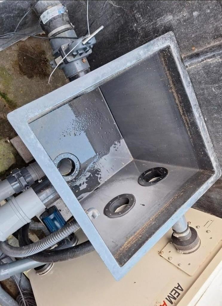 trommelfitler met trickle filter en bezinkbak alles € 2250,-, Tuin en Terras, Vijver-toebehoren, Ophalen, Gebruikt, Vijverfilter