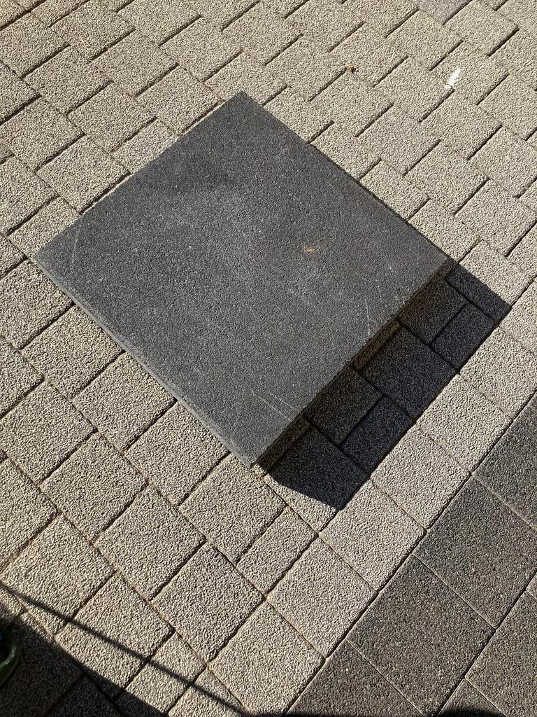 11 stuks Beton tegels 60x60 antraciet zwart, Ophalen, Zo goed als nieuw, Beton, Terrastegels