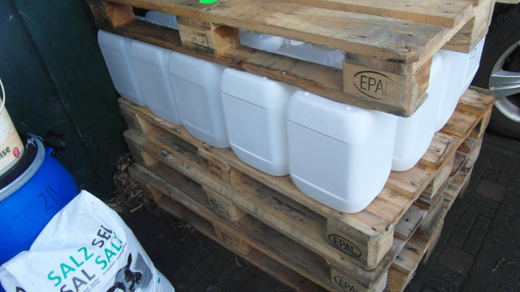 jerry cans 10 liter, Minder dan 75 liter, Ophalen, Zo goed als nieuw