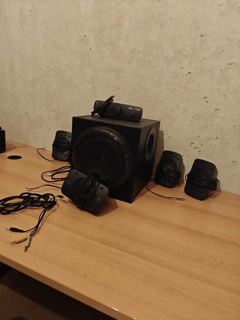 Logitech surround set met bass, Overige merken, Zo goed als nieuw, Speakers, Losse componenten