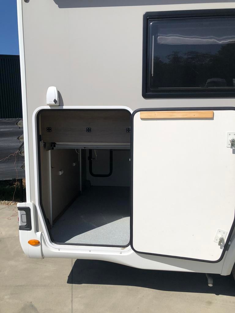 Caravans And Camping Automaat