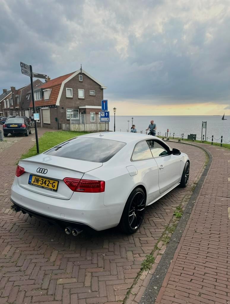 Audi A5 1.8  3x S line, Auto's, Audi, 4 cilinders, 4 stoelen, Origineel Nederlands, 75 €/maand