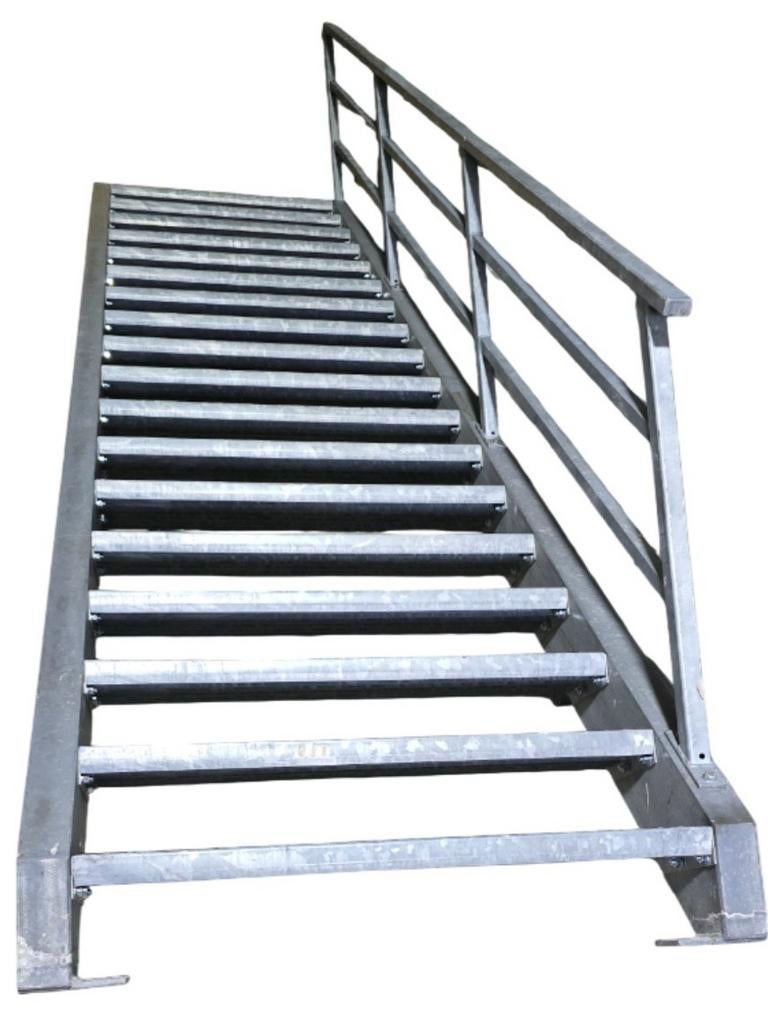 Stalen verzinkte trap 3.4m / 340cm vv traptreden 100cm breed, Ophalen, Gebruikt, Trap, 2 tot 4 meter