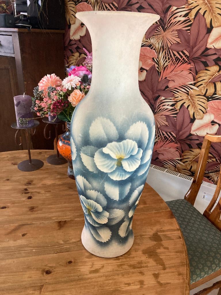 Grote blauwe vloervaas 60cm - Uniek vellute bloemdecor, Huis en Inrichting, Woonaccessoires | Vazen, Ophalen, Gebruikt, 50 tot 75 cm