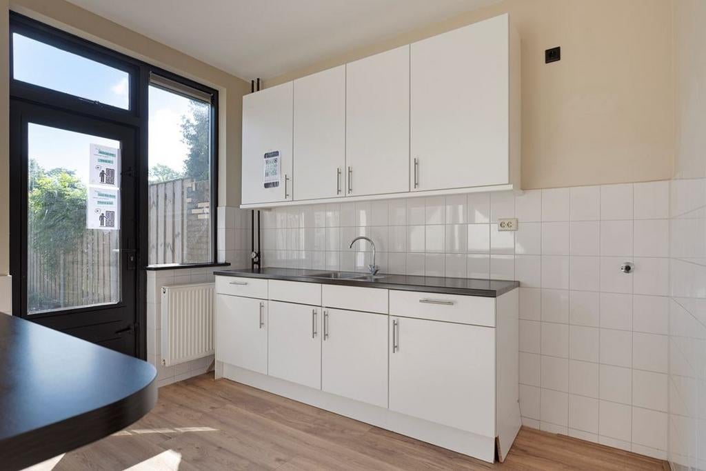 Keukenblok wit vanaf mei eruit!, Ophalen